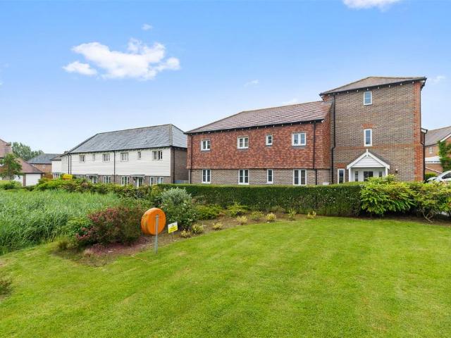 Flat for sale in Cross In Hand, East Sussex