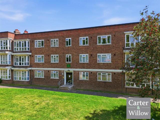 Flat for sale in Greater London