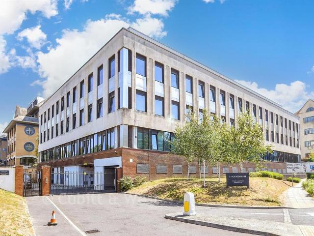 Flat for sale in New Town, Horsham