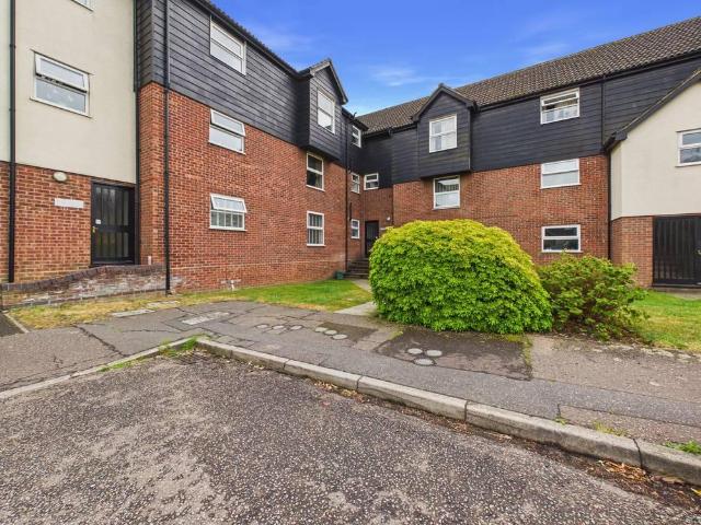 Flat for sale in Myland, Fordham Heath