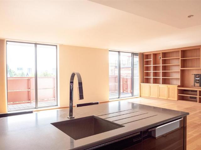 Flat for sale in North Kensington, Greater London