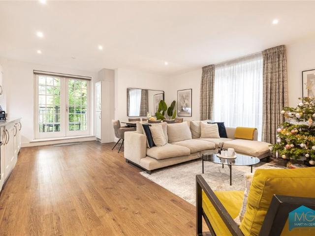 Flat for sale in High Barnet, Isle Of Man