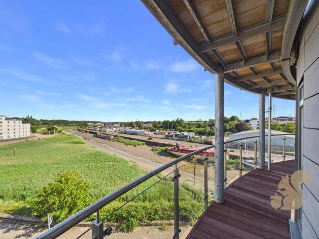Flat for sale in Hythe, Fordham Heath