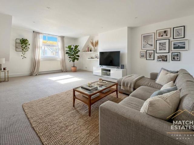 Flat for sale in Folkestone