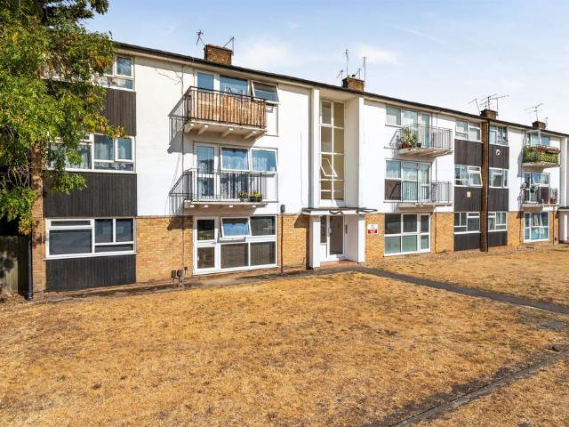 Flat for sale in Maidenhead
