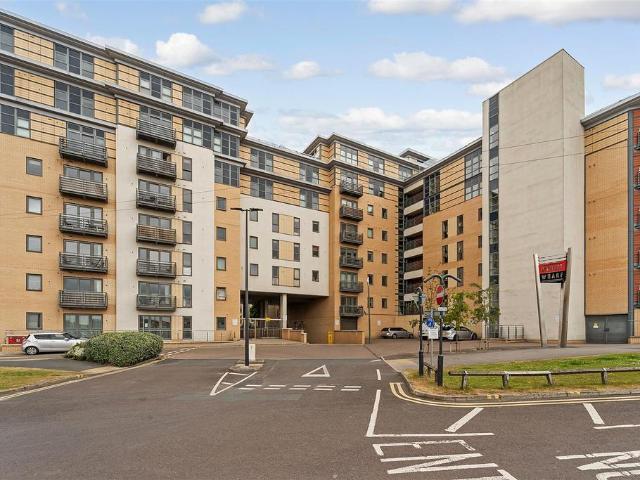 Flat for sale in West Yorkshire