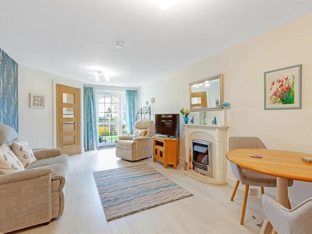 Flat for sale in Ongar, Epping