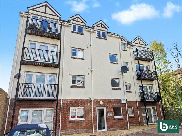 Flat for sale in Willow Holme