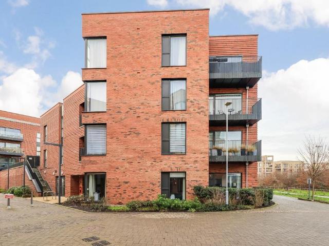 Flat for sale in Arbury, Cambridgeshire