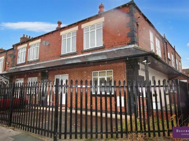 Flat for sale in Thurnscoe, South Yorkshire