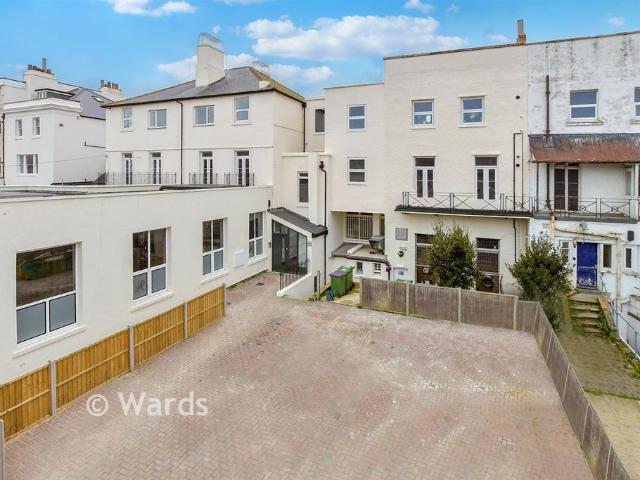 Flat for sale in Folkestone