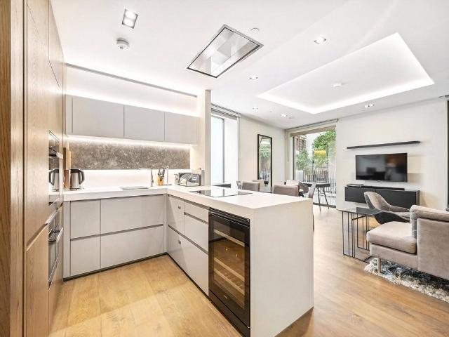 Flat for sale in East Marylebone, Mayfair