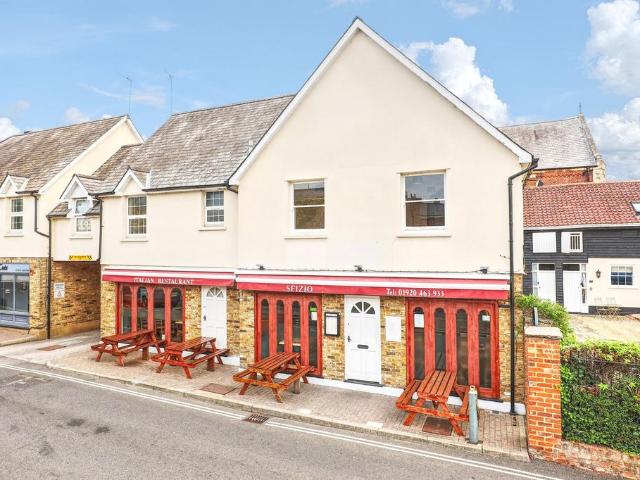 Flat for sale in Kings Hill, East Hertfordshire