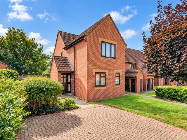 Flat for sale in High Wycombe Community Board, High Wycombe