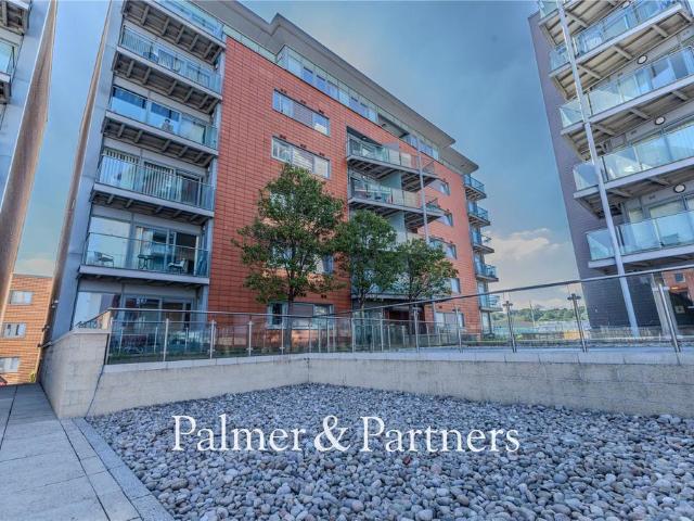 Flat for sale in Key Street, Suffolk