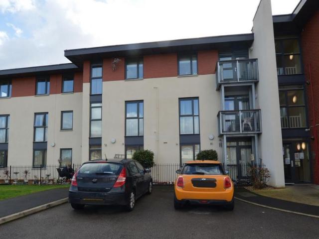 Flat for sale in Mosley, Trafford Park
