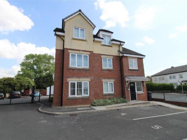 Flat for sale in Fernhill Gate, Lee Bank