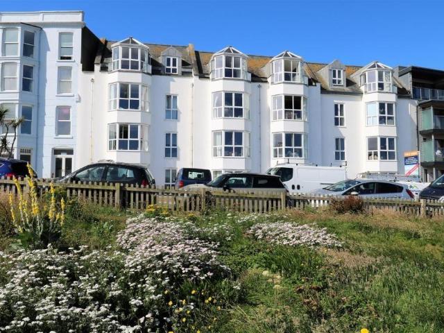 Flat for sale in Newquay, Cornwall