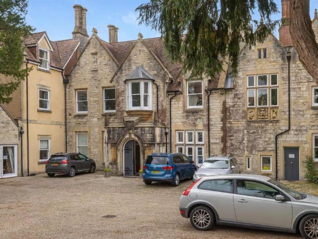 Flat for sale in Dorchester, Dorset