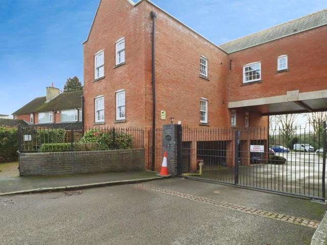 Flat for sale in Rothwell