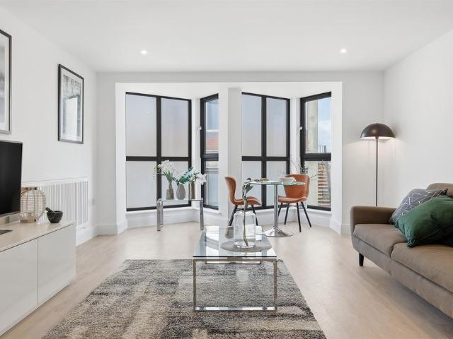 Flat for sale in Walton, Aylesbury