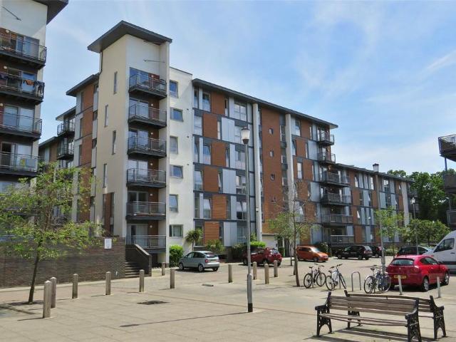 Flat for sale in Three Bridges, Glynde