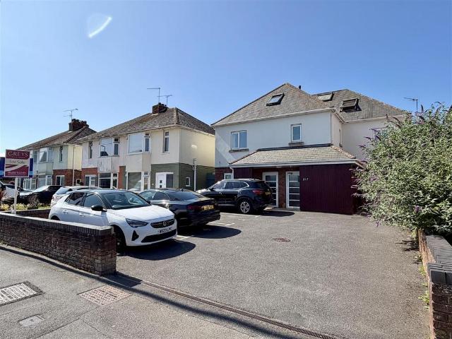 Flat for sale in Hamworthy, Poole