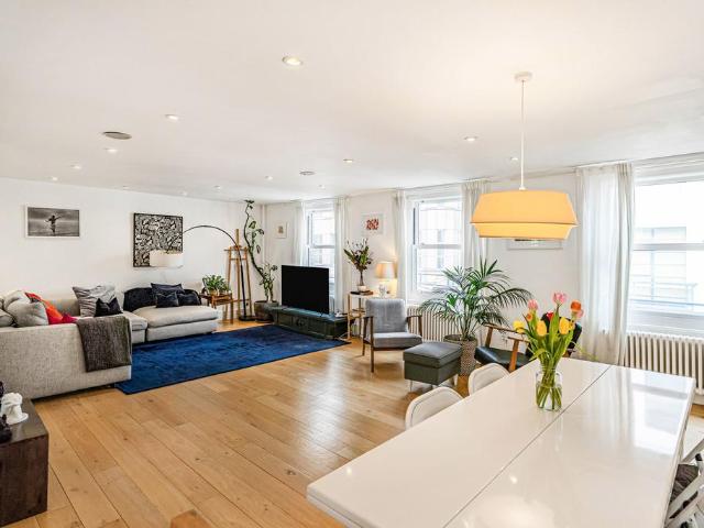 Flat for sale in Holborn, Greater London