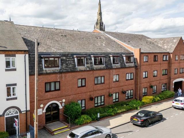 Flat for sale in Lichfield, Boley Park