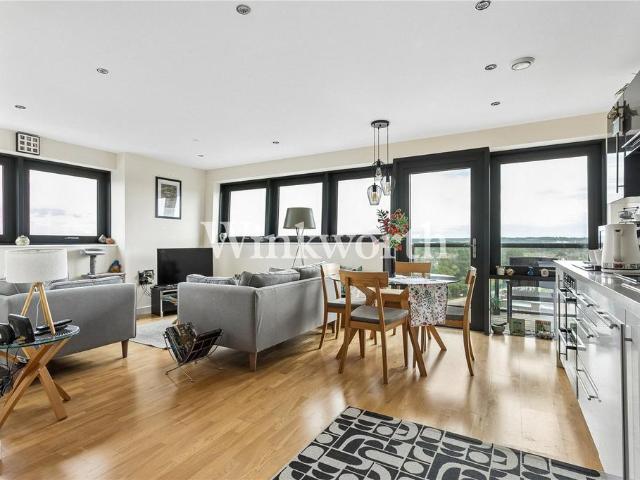Flat for sale in Greater London