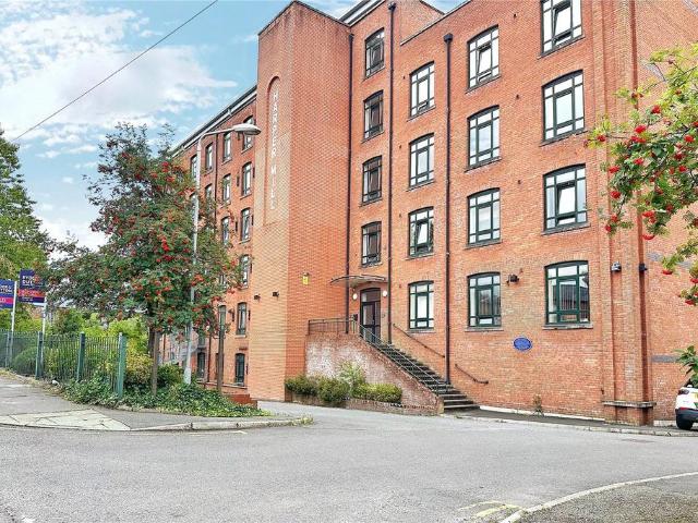 Flat for sale in Hurst, Greenheys