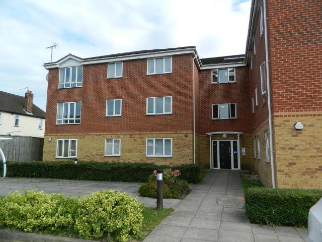 Flat for sale in Slough