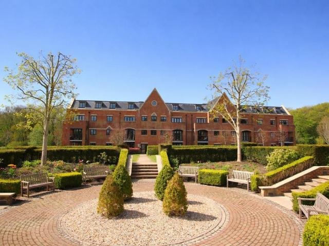 Flat for sale in Mayfield, Cross In Hand