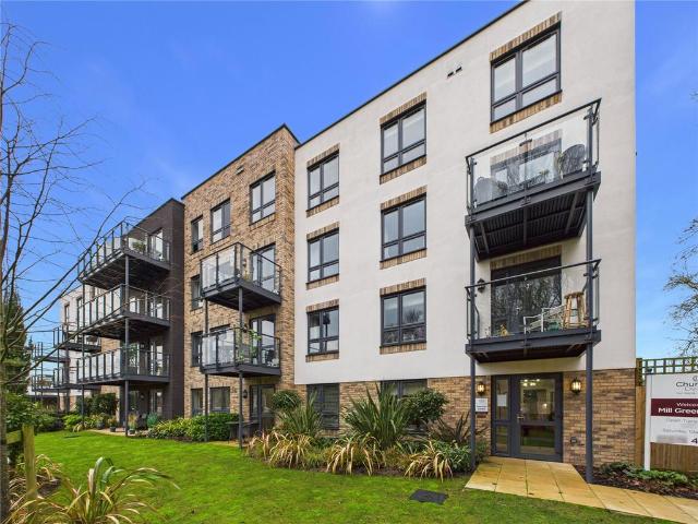 Flat for sale in Chipping Hill, Essex
