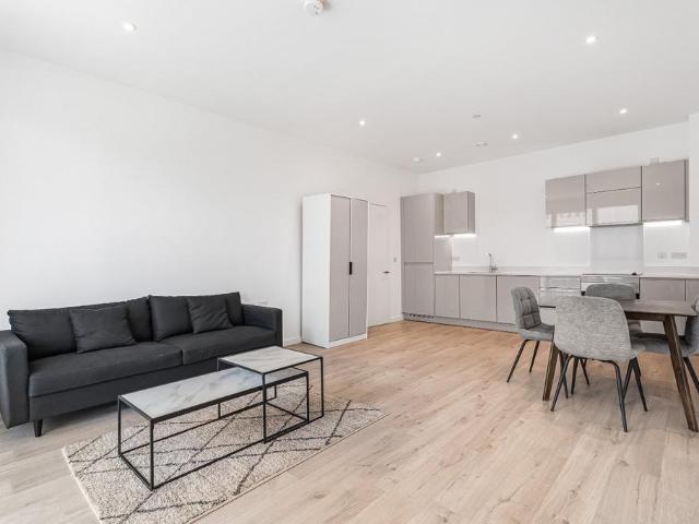 Flat for sale in Bromley-by-Bow, Poplar Grove