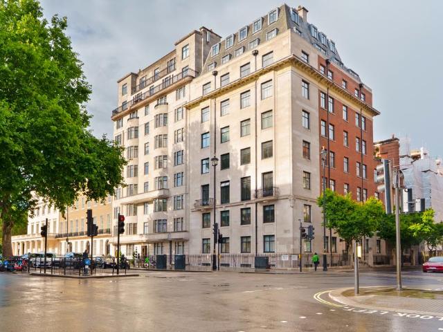 Flat for sale in East Marylebone, Marylebone