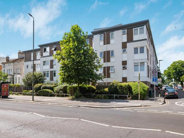 Flat for sale in Anerley, Greater London