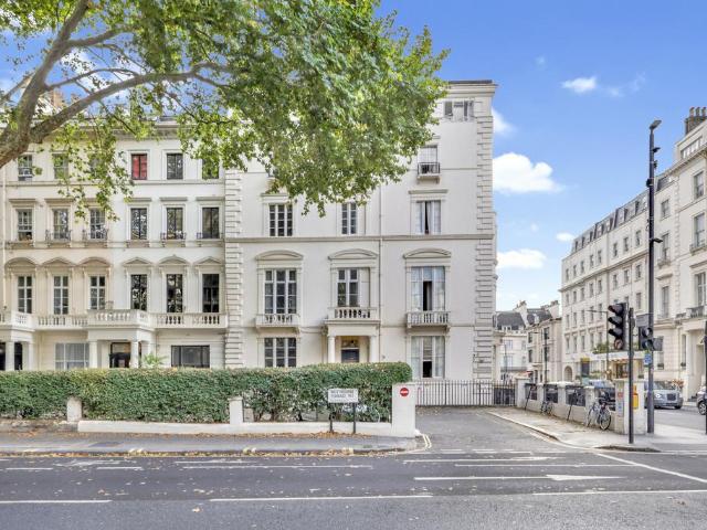 Flat for sale in City of Westminster, Greater London