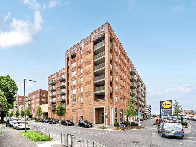 Flat for sale in Watford Rural, Batchworth