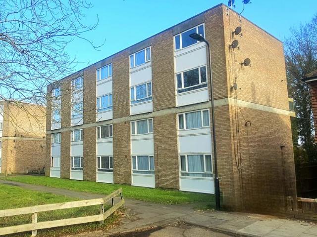 Flat for sale in London Borough of Ealing, Greater London