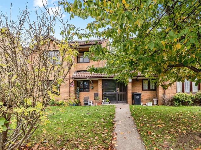 Flat for sale in Burnham, Swallow