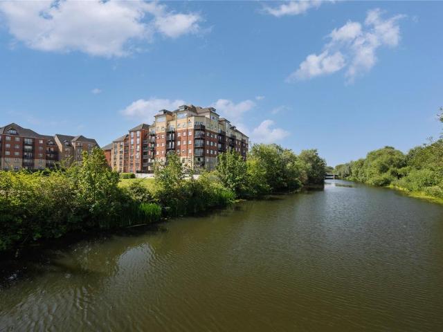 Flat for sale in Cauldwell, Bedford