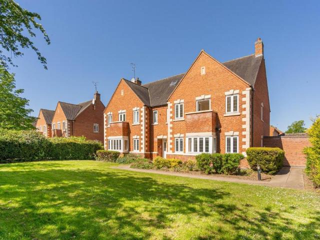 Flat for sale in Stratford-upon-Avon, Alderminster