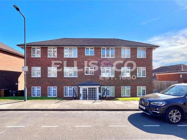 Flat for sale in Sudbury, Greater London