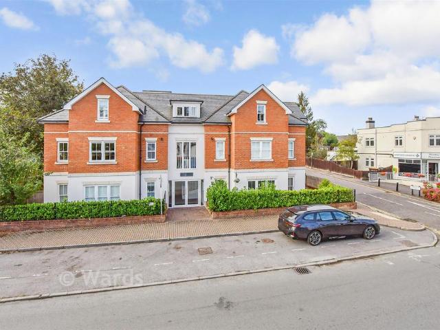 Flat for sale in Sandown Park, Kent
