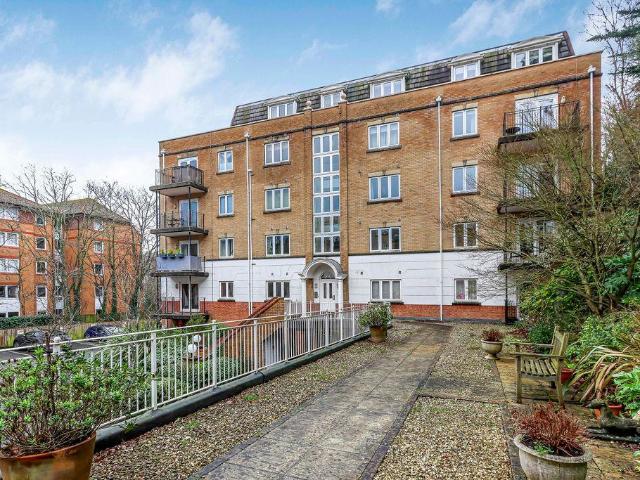 Flat for sale in West Cliff, Bournemouth