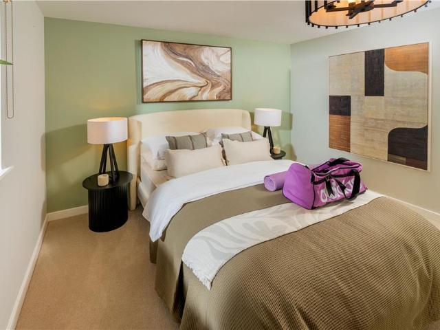 Flat for sale in Heol-las, Surrey