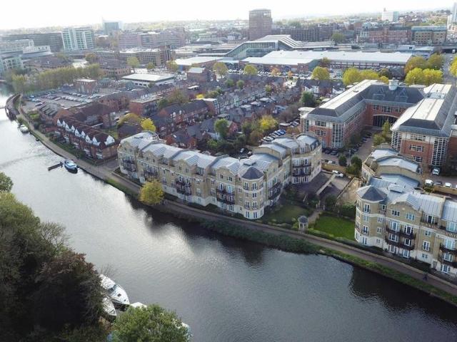 Flat for sale in Reading