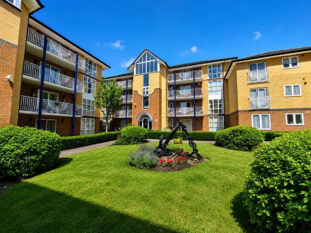 Flat for sale in Westwood Park, City Of Southampton