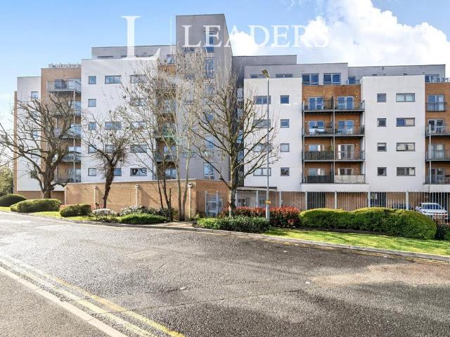 Flat for sale in Brook Street, Bourne Vale